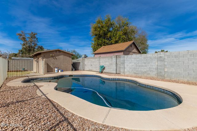 2702 E GROVERS Avenue, Phoenix, AZ 85032