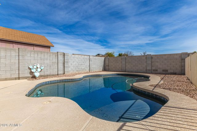 2702 E GROVERS Avenue, Phoenix, AZ 85032