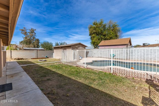 2702 E GROVERS Avenue, Phoenix, AZ 85032