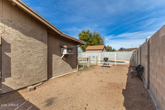 2702 E GROVERS Avenue, Phoenix, AZ 85032