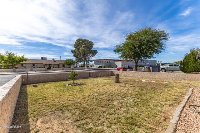 2702 E GROVERS Avenue, Phoenix, AZ 85032