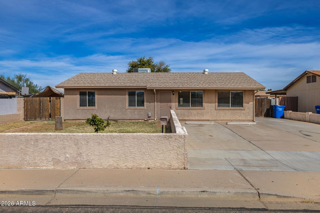 2702 E GROVERS Avenue, Phoenix, AZ 85032
