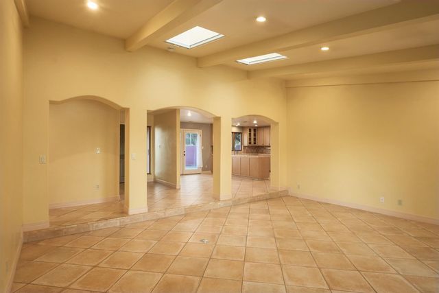 19282 E South Avenue, Reedley, CA 93654