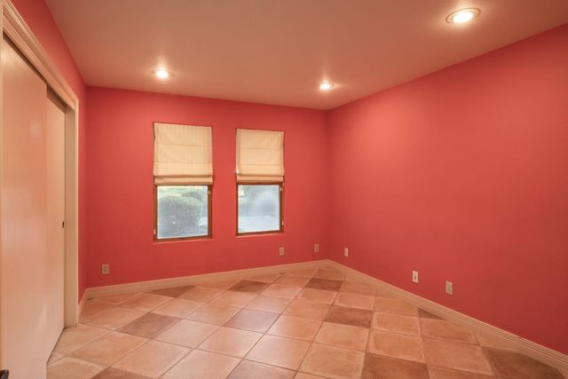 19282 E South Avenue, Reedley, CA 93654