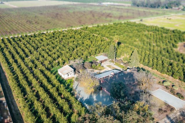 19282 E South Avenue, Reedley, CA 93654