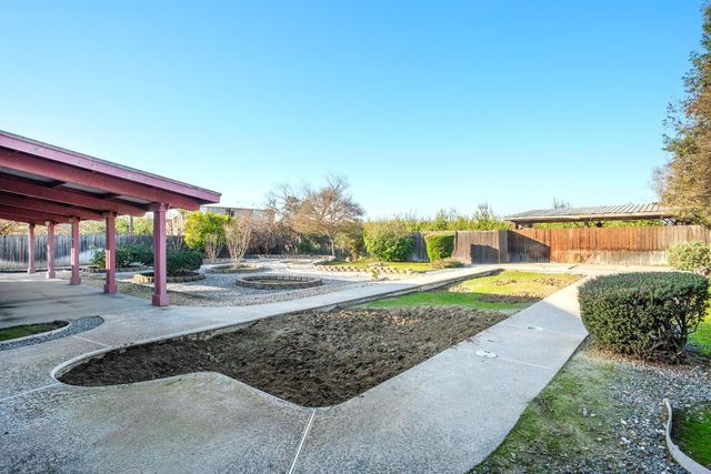 19282 E South Avenue, Reedley, CA 93654