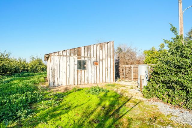 19282 E South Avenue, Reedley, CA 93654