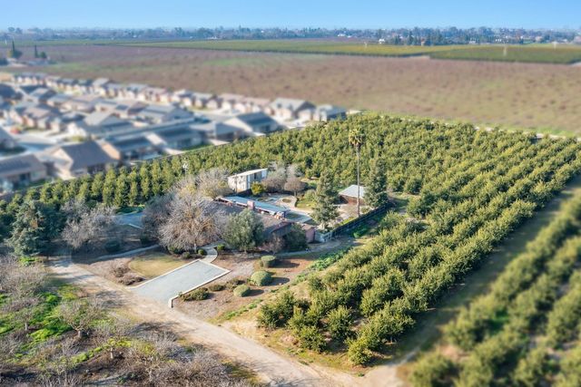 19282 E South Avenue, Reedley, CA 93654