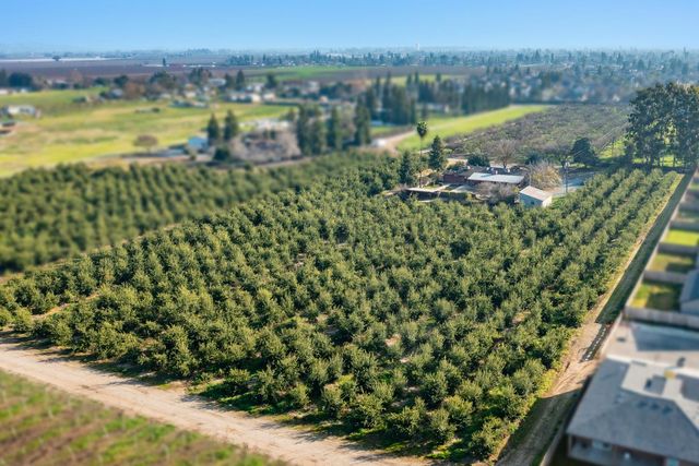 19282 E South Avenue, Reedley, CA 93654