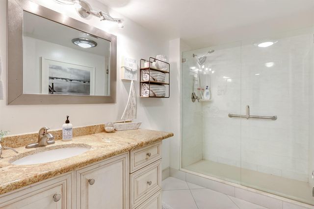 16671 Traders Crossing Crossing N 121, Jupiter, FL 33477