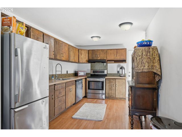 1438 QUAKER St, Eugene, OR 97402