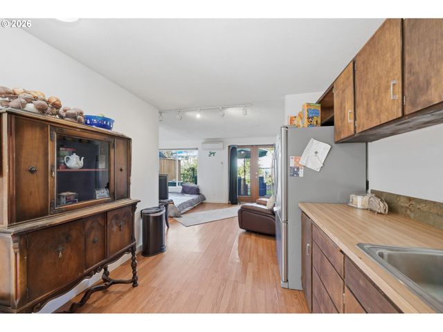 1438 QUAKER St, Eugene, OR 97402