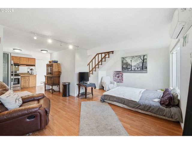 1438 QUAKER St, Eugene, OR 97402