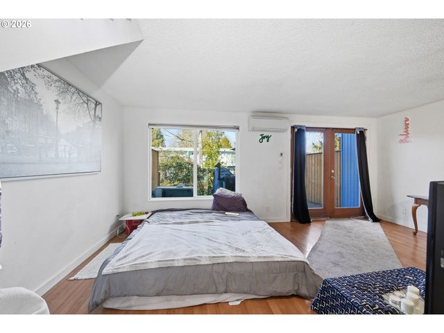 1438 QUAKER St, Eugene, OR 97402