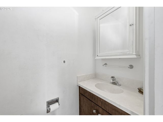 1438 QUAKER St, Eugene, OR 97402