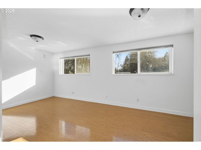 1438 QUAKER St, Eugene, OR 97402