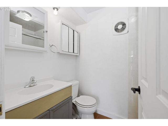 1438 QUAKER St, Eugene, OR 97402