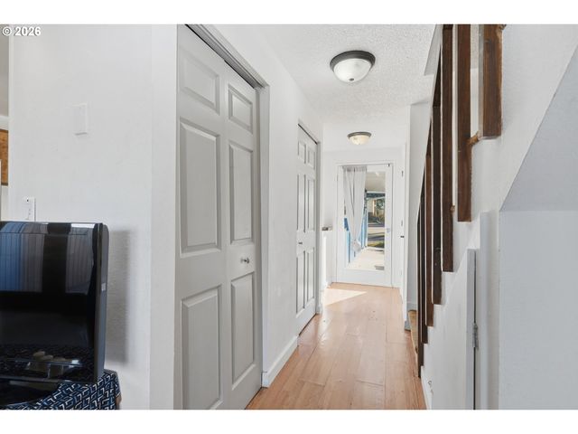 1438 QUAKER St, Eugene, OR 97402