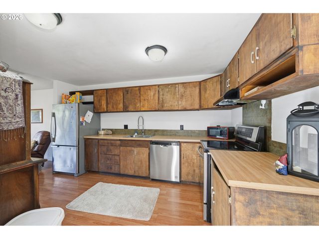 1438 QUAKER St, Eugene, OR 97402