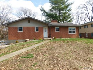 34 Lake Forest Drive, Belleville, IL 62220