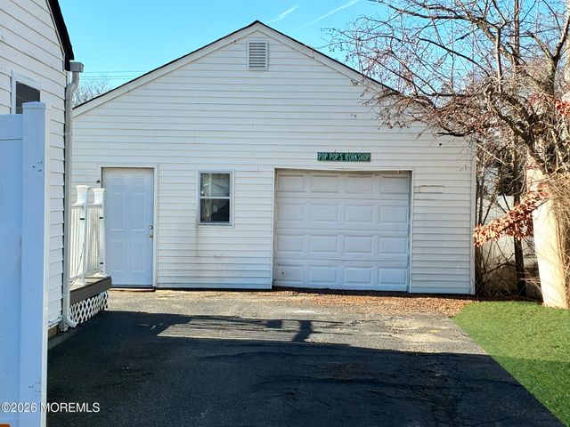 16 Rustic Drive, Howell, NJ 07731