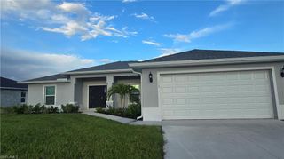 513 NW 16th PL, Cape Coral, FL 33993