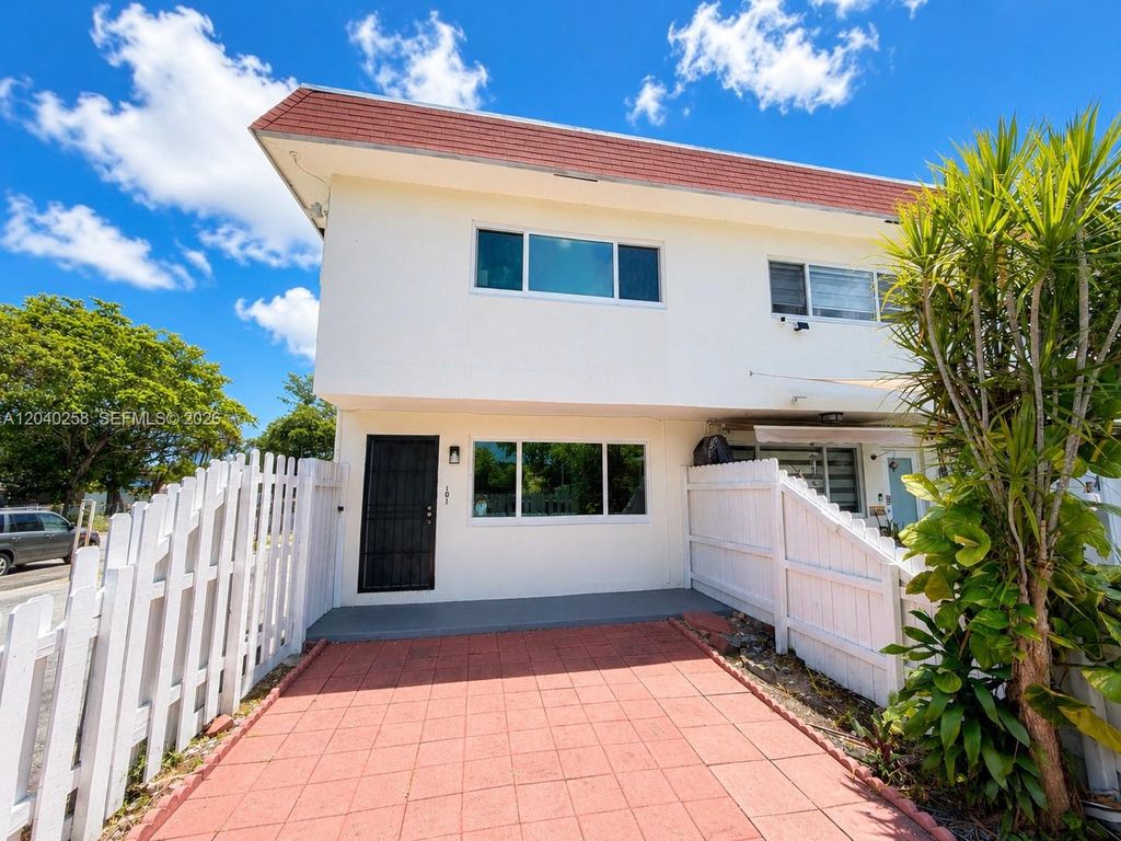1450 NE 151st Street 101, Miami, FL 33162