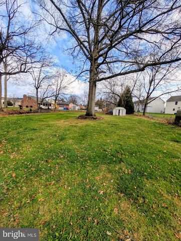 530 HOGESTOWN ROAD, Mechanicsburg, PA 17050