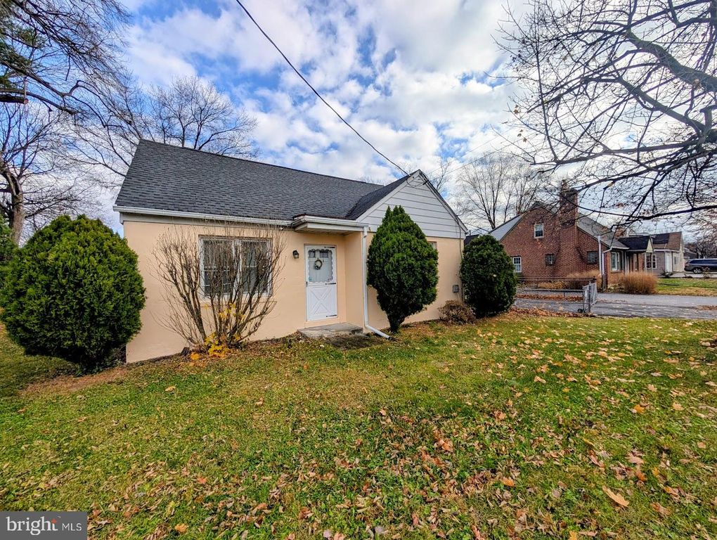 530 HOGESTOWN ROAD, Mechanicsburg, PA 17050