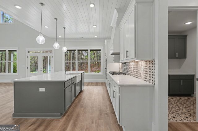 124 Fox Valley Road, Clarkesville, GA 30523