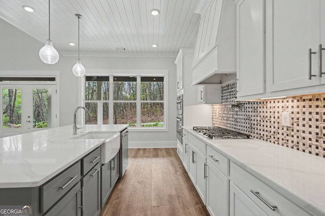 124 Fox Valley Road, Clarkesville, GA 30523