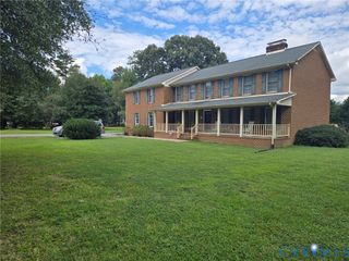 2660 N Oak Ln, West Point, VA 23181