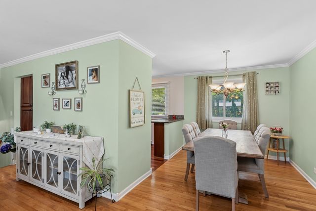 801 E Greenwood Drive, Mount Prospect, IL 60056