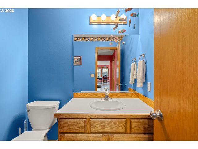 17504 Nw COUNTRY Dr, Portland, OR 97229