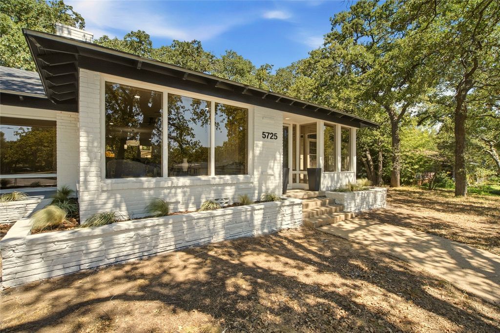 5725 Jacqueline Road, Fort Worth, TX 76112 — photo 4