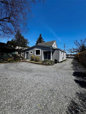 363 N Wellwood Avenue, Lindenhurst, NY 11757