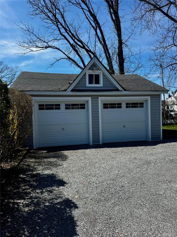 363 N Wellwood Avenue, Lindenhurst, NY 11757