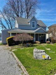 363 N Wellwood Avenue, Lindenhurst, NY 11757