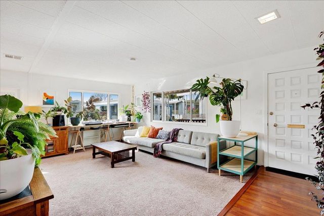 3710 Gross Road, Santa Cruz, CA 95062