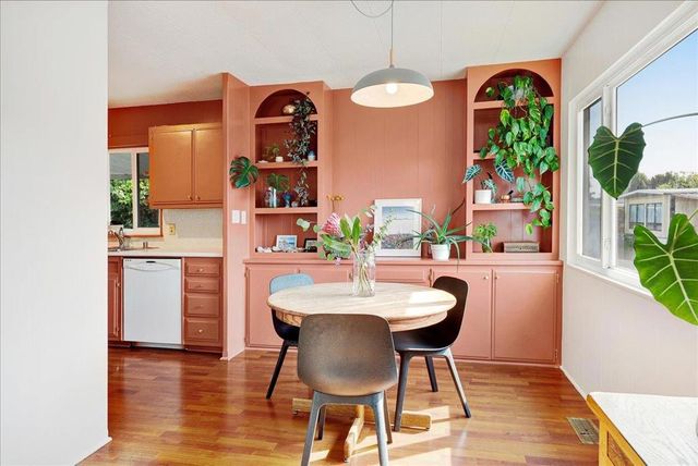 3710 Gross Road, Santa Cruz, CA 95062