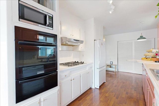 3710 Gross Road, Santa Cruz, CA 95062