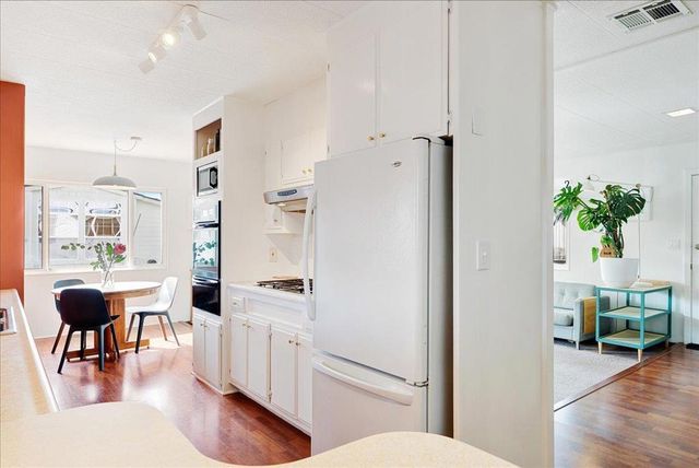 3710 Gross Road, Santa Cruz, CA 95062