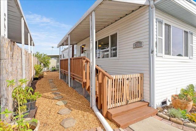 3710 Gross Road, Santa Cruz, CA 95062