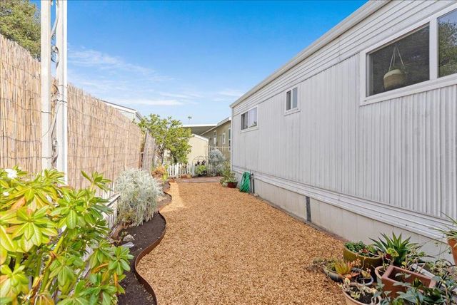 3710 Gross Road, Santa Cruz, CA 95062