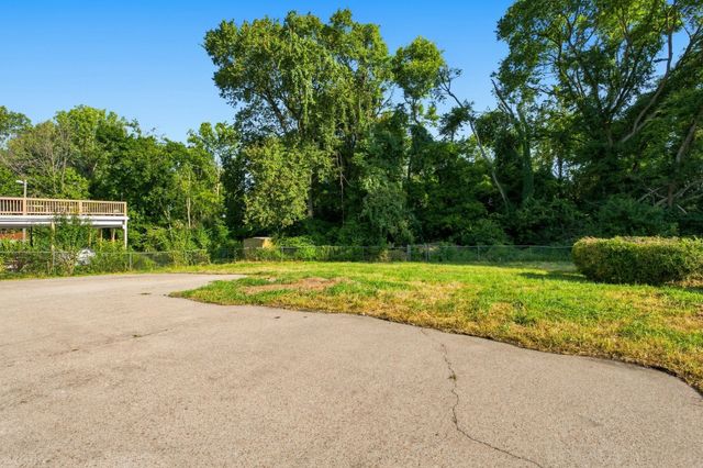 725 Roman Dr, Nashville, TN 37207