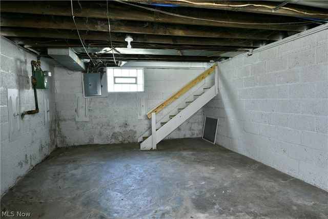 1157 Mckinley Street NE, Warren, OH 44483
