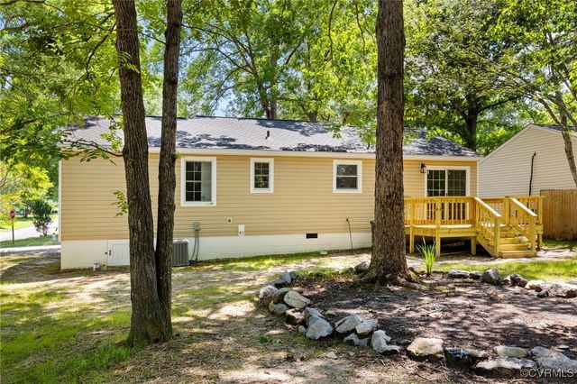 5100 CHESSWOOD Dr, North Chesterfield, VA 23237