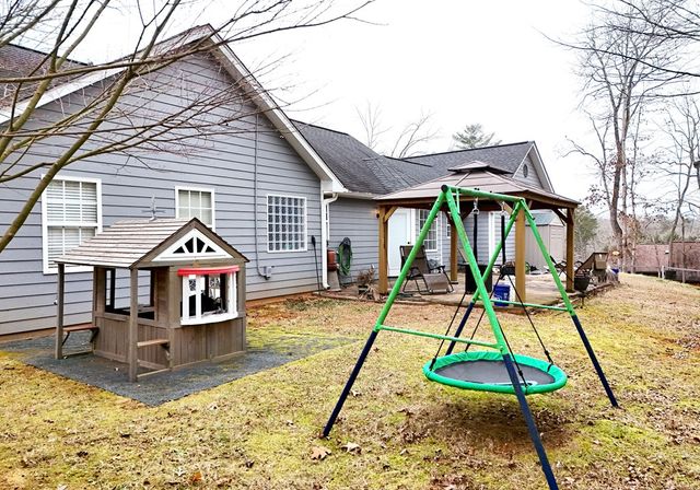 111 Seneca Way, Ellijay, GA 30540