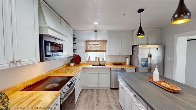 223 Cypress Point, Lorida, FL 33857