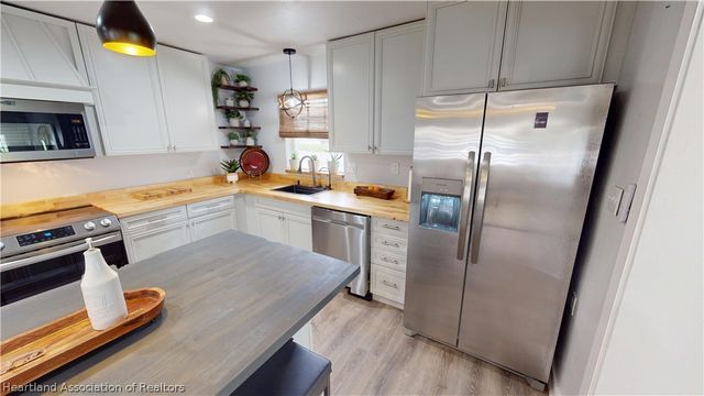 223 Cypress Point, Lorida, FL 33857